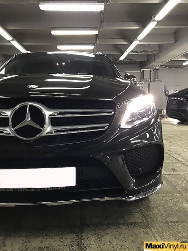 Полная оклейка Mercedes-Benz GLE в черный металлик
